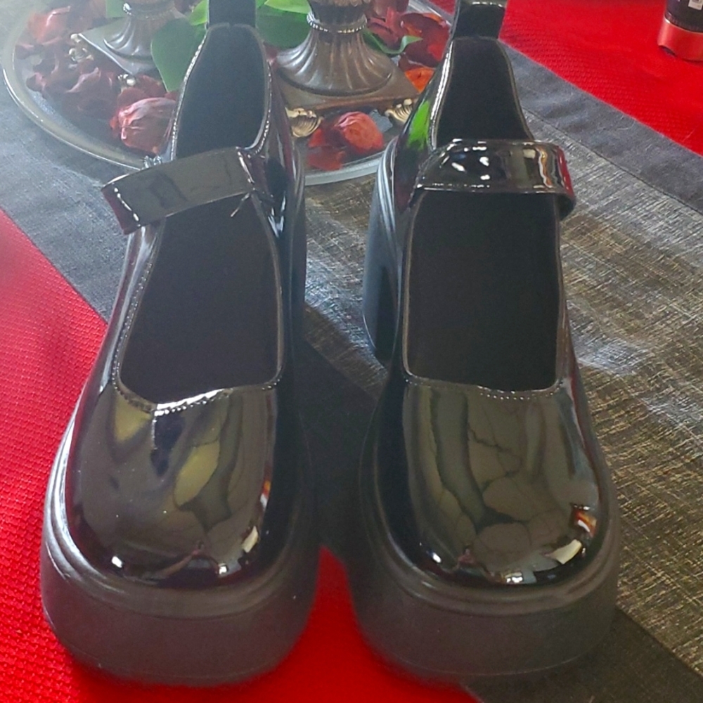 Women's disco black platform shoe